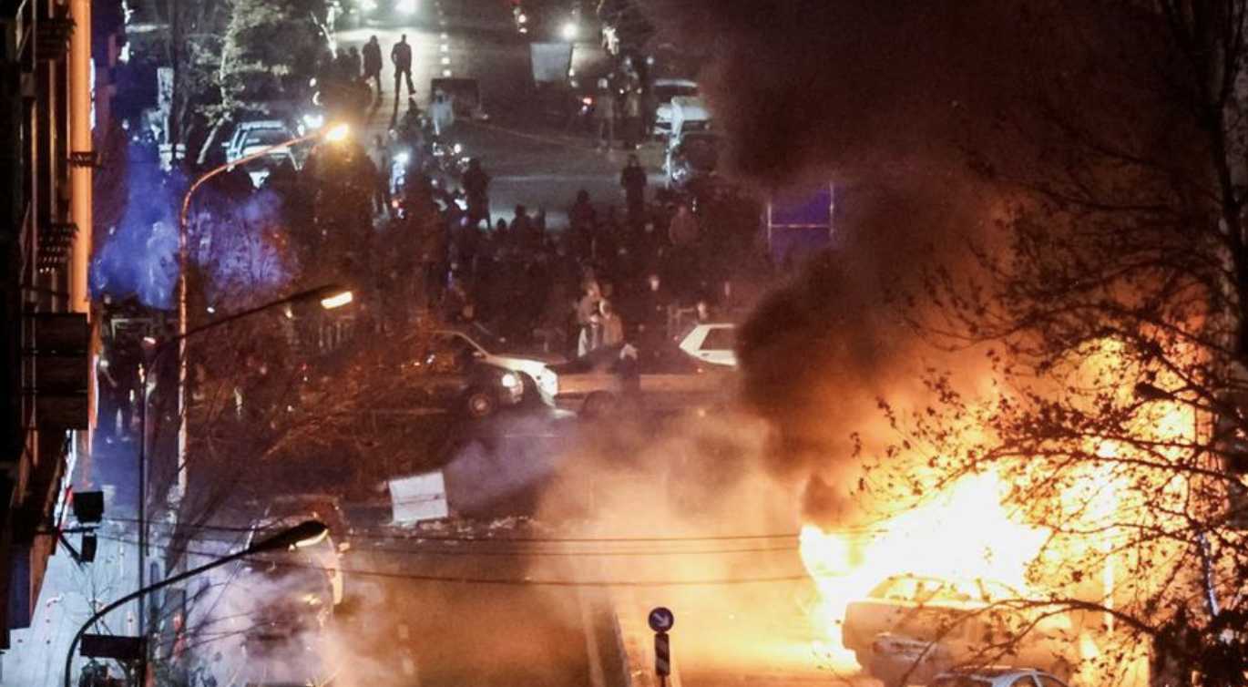 Rial Iran Ambruk ke Titik Terendah, Sanksi AS Picu Chaos Nasional