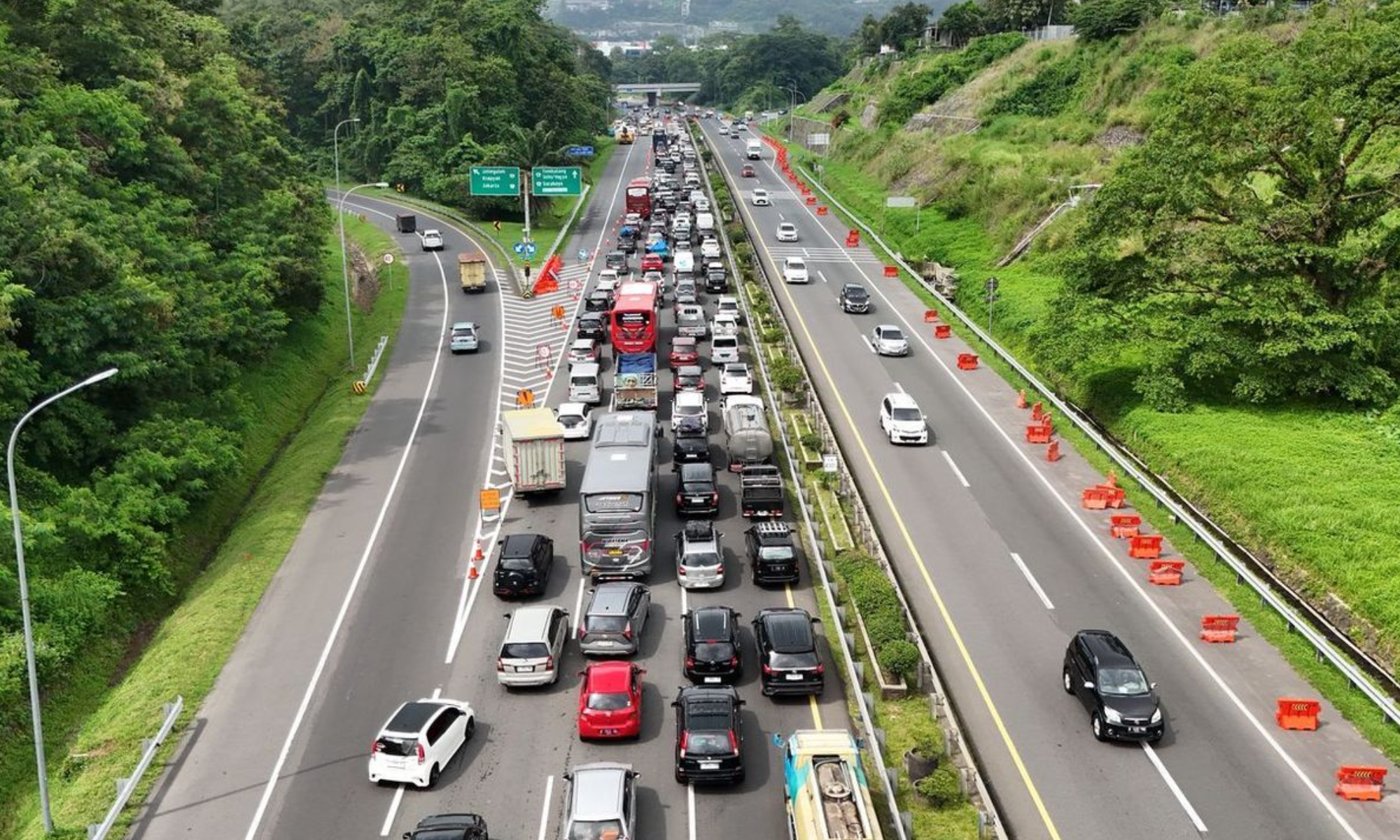 Arus Balik Lebaran 2025, Menhub Dudy Pastikan Berjalan Aman dan Lancar