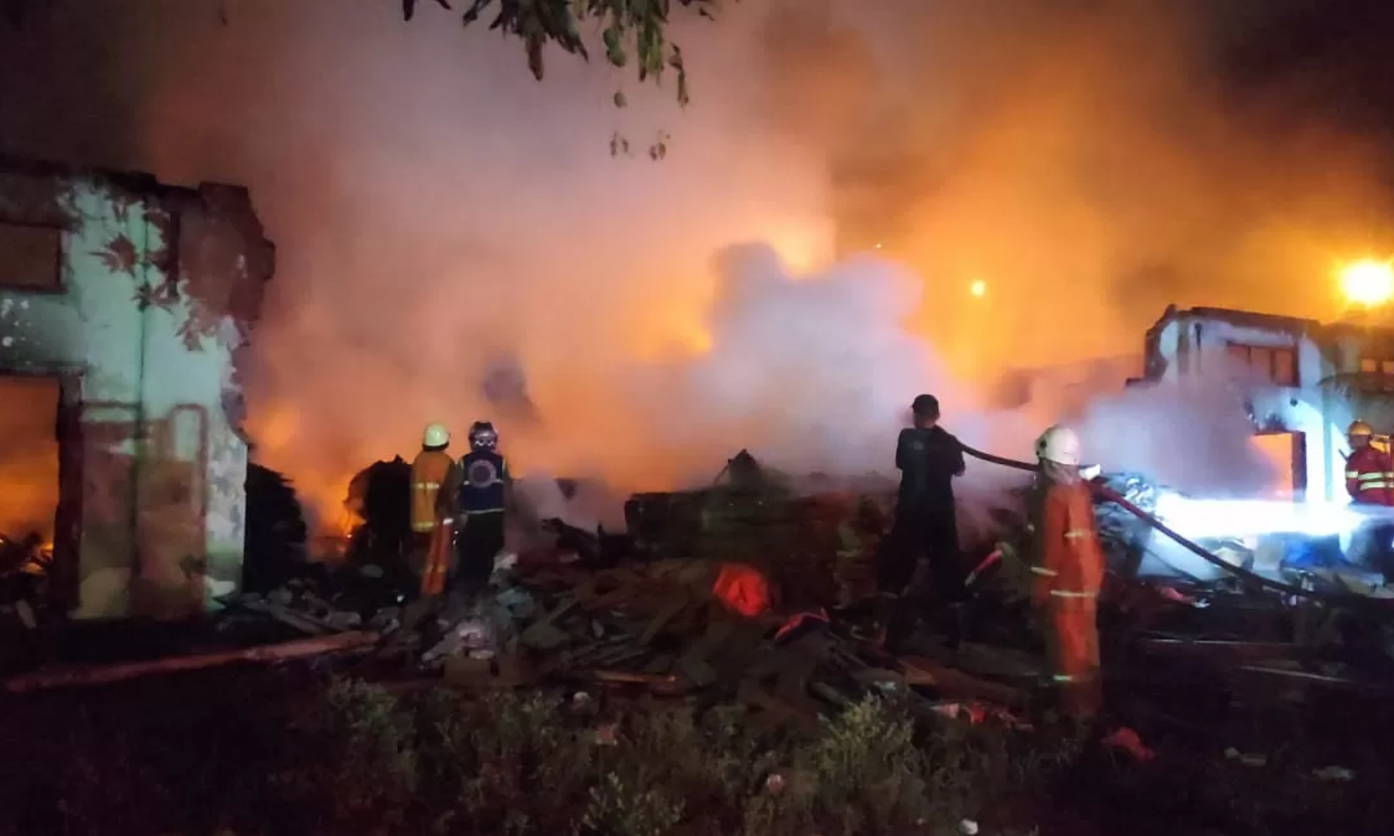 Berita terbaru: Ledakan Amunisi TNI di Garut Tewaskan 13 Orang