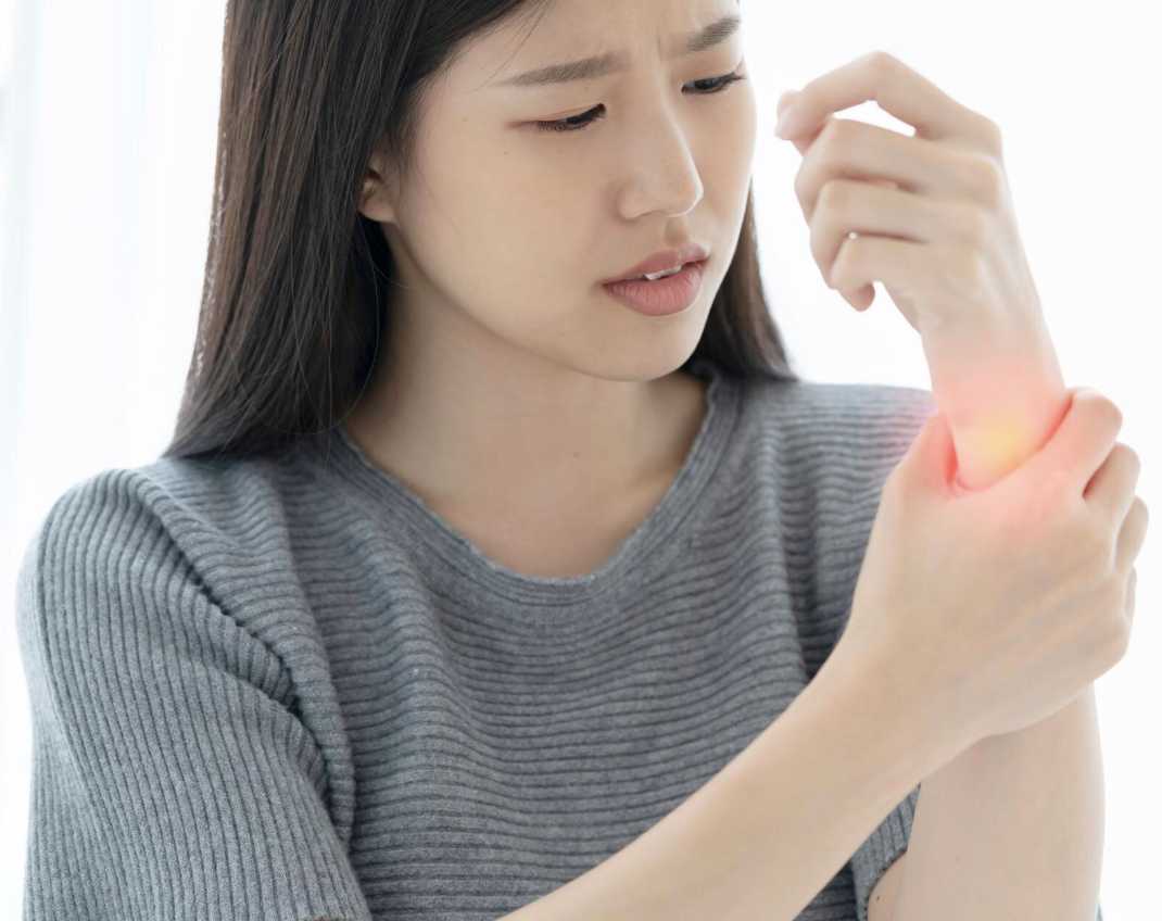 Waspada! Ini 7 Pantangan Makanan Agar Asam Urat Tidak Kambuh: Panduan Lengkap 2025