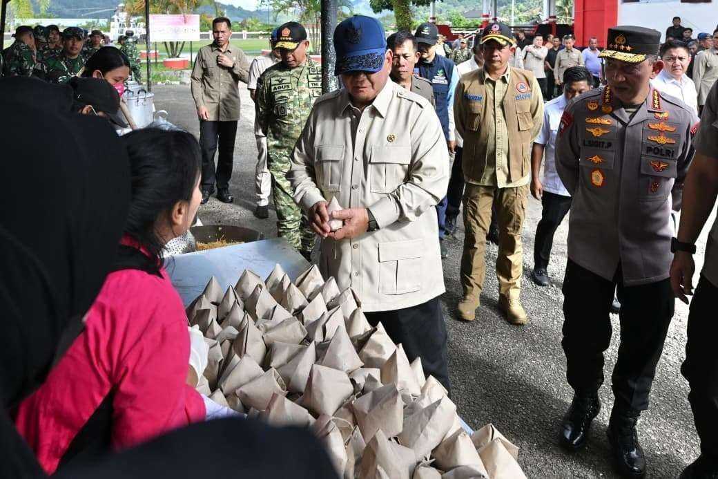 Presiden Prabowo Tinjau Posko Kasai Padang Pariaman, Pastikan Penanganan Pascabencana Berjalan Optimal