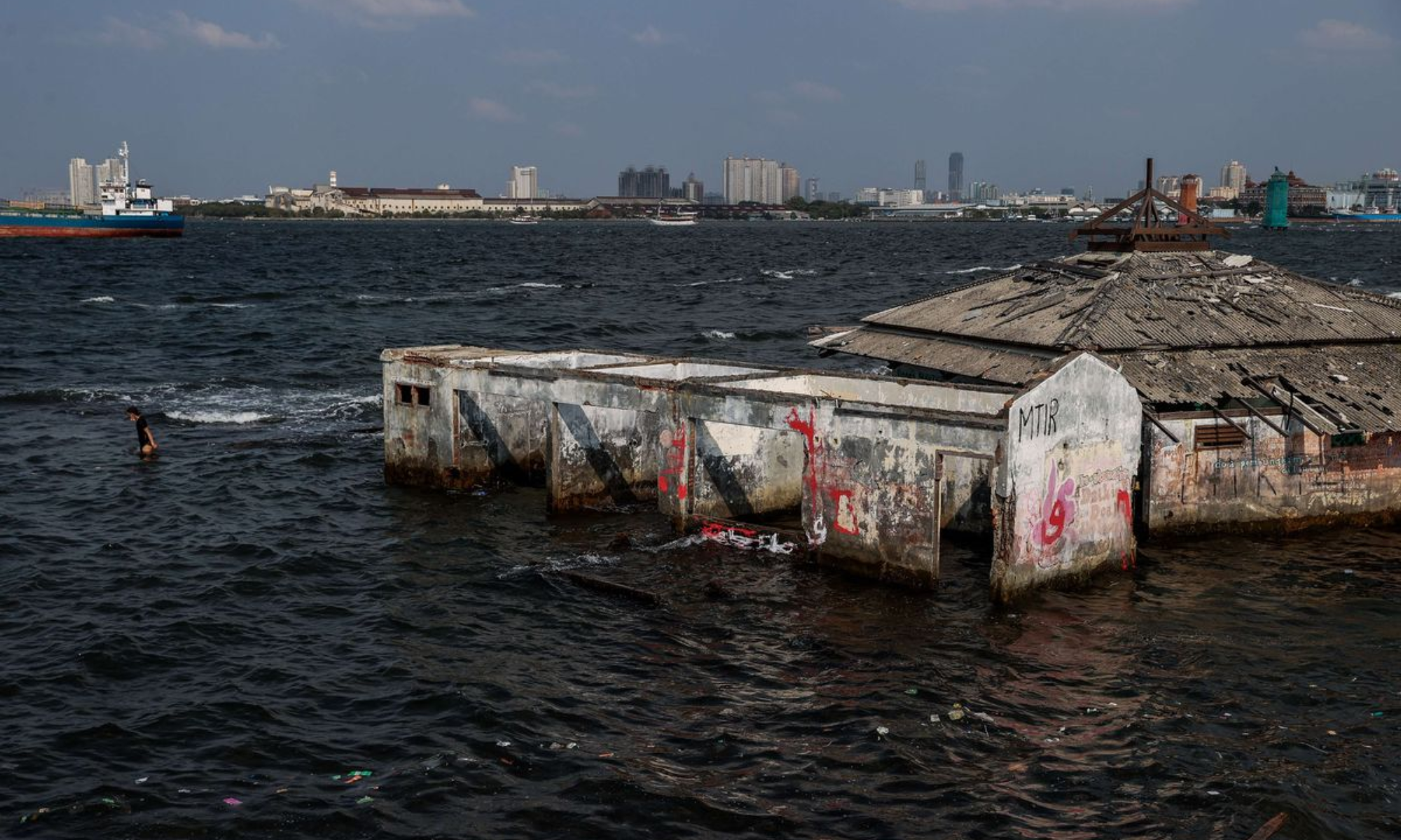 Banjir Rob Rendam 2 RT di Pluit, Ketinggian Capai 55 Cm!