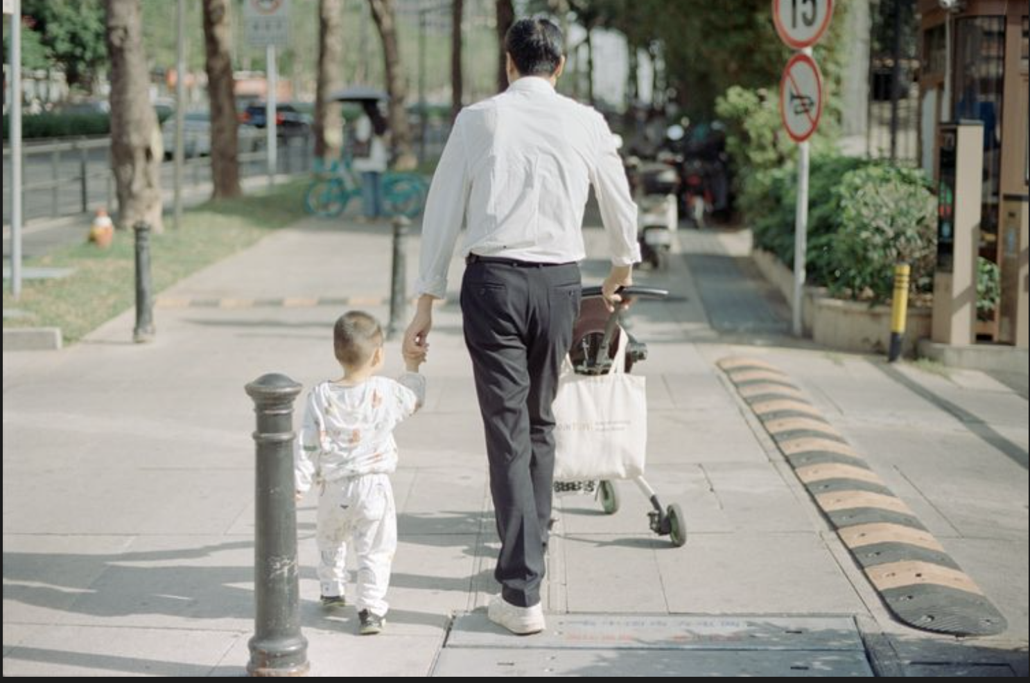 5 Perbedaan Utama Daddy Issues dan Fatherless yang Wajib Orang Tua Tahu