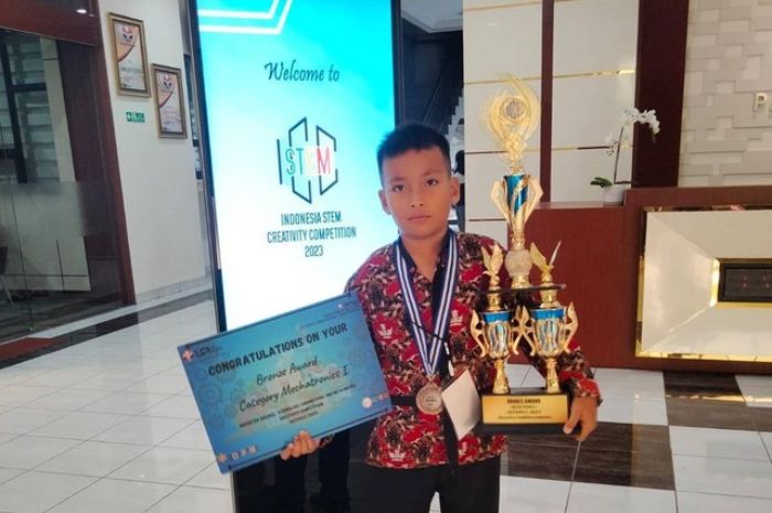Bangga! Siswa SD Asal SumSel Menang Lomba Matematika Internasional