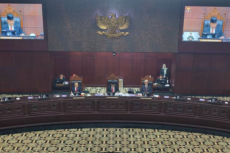Ketua MK Anwar Usman Diberhentikan dari Jabatannya