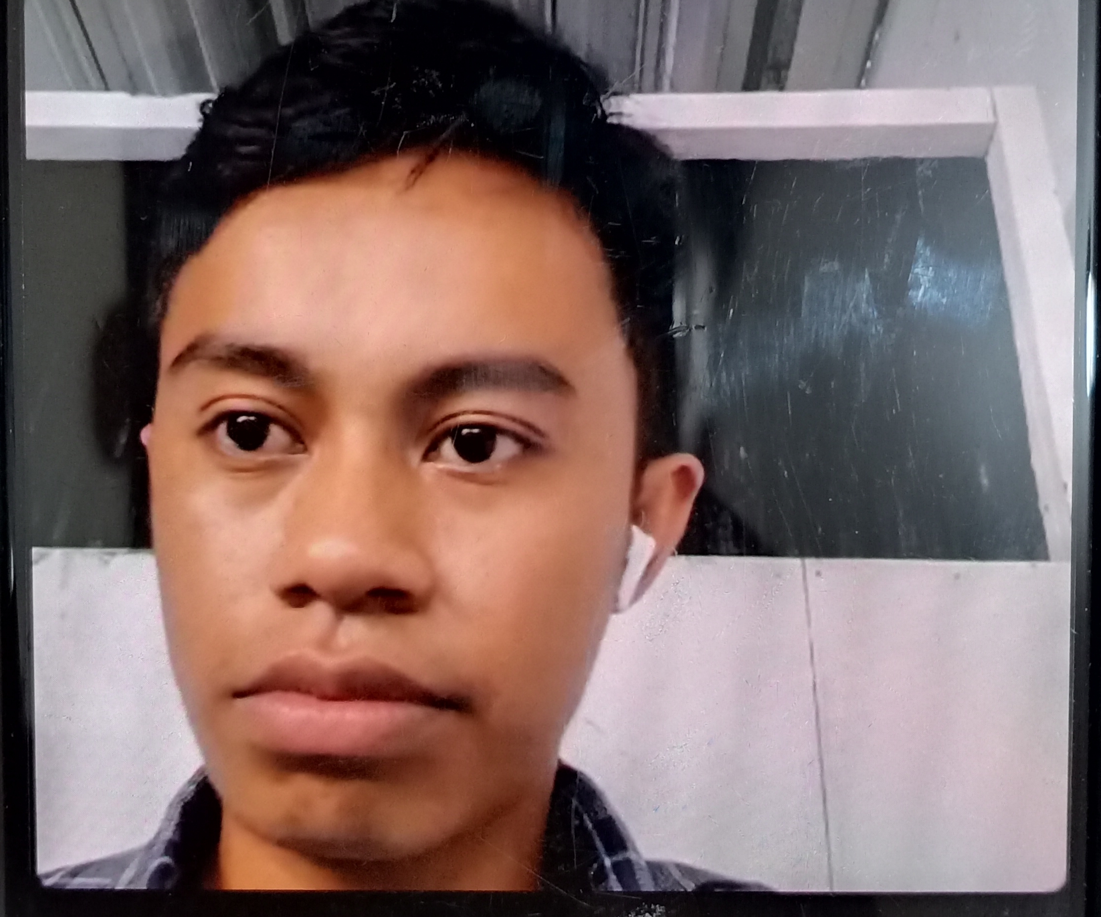 Azhar: Sosok Dibalik Buku Ternyata, Aku Juga Manusia