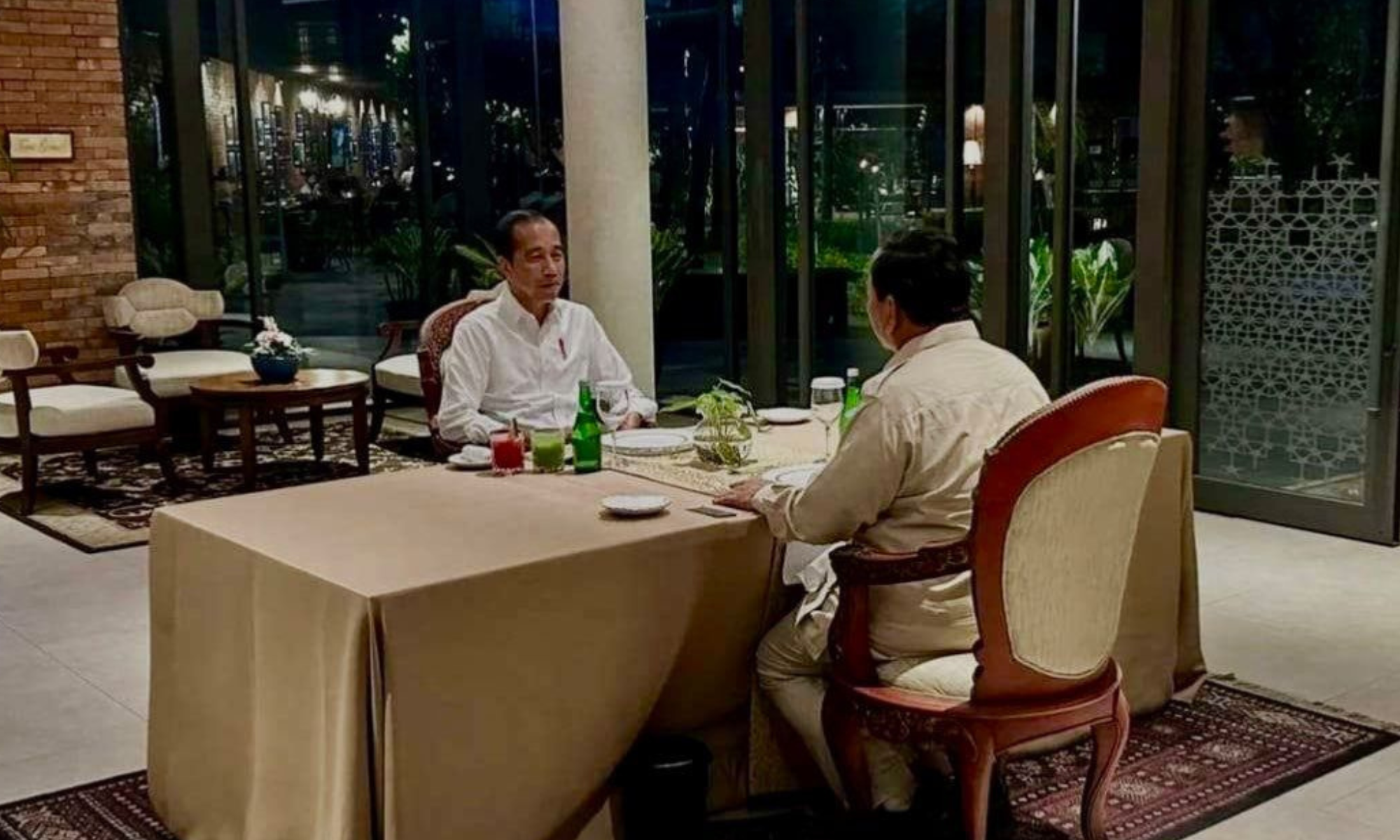 Jokowi-Prabowo Makan Malam Bersama
