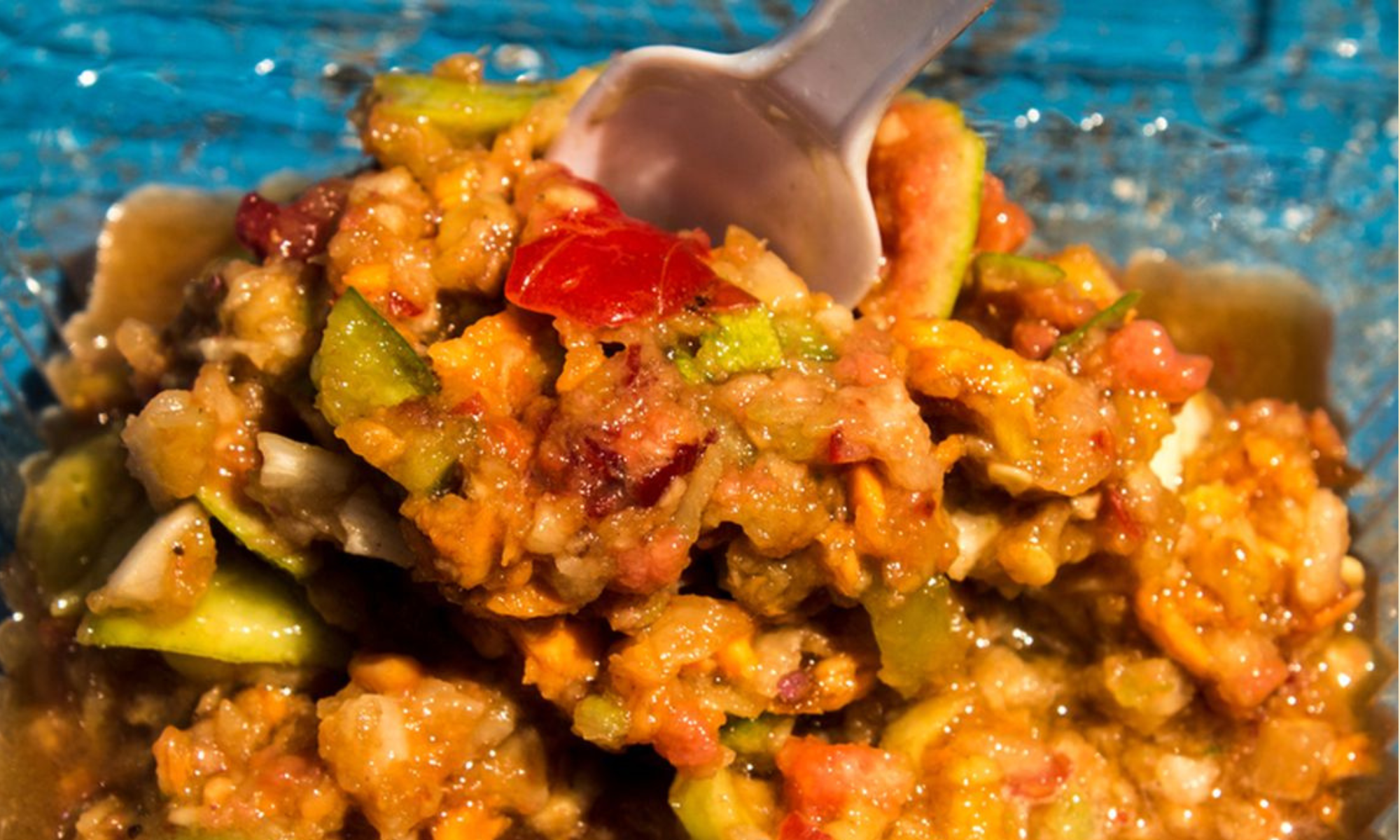 Rujak Bebeg: Camilan Segar Pedas Khas Indonesia yang Bisa Dibuat di Rumah