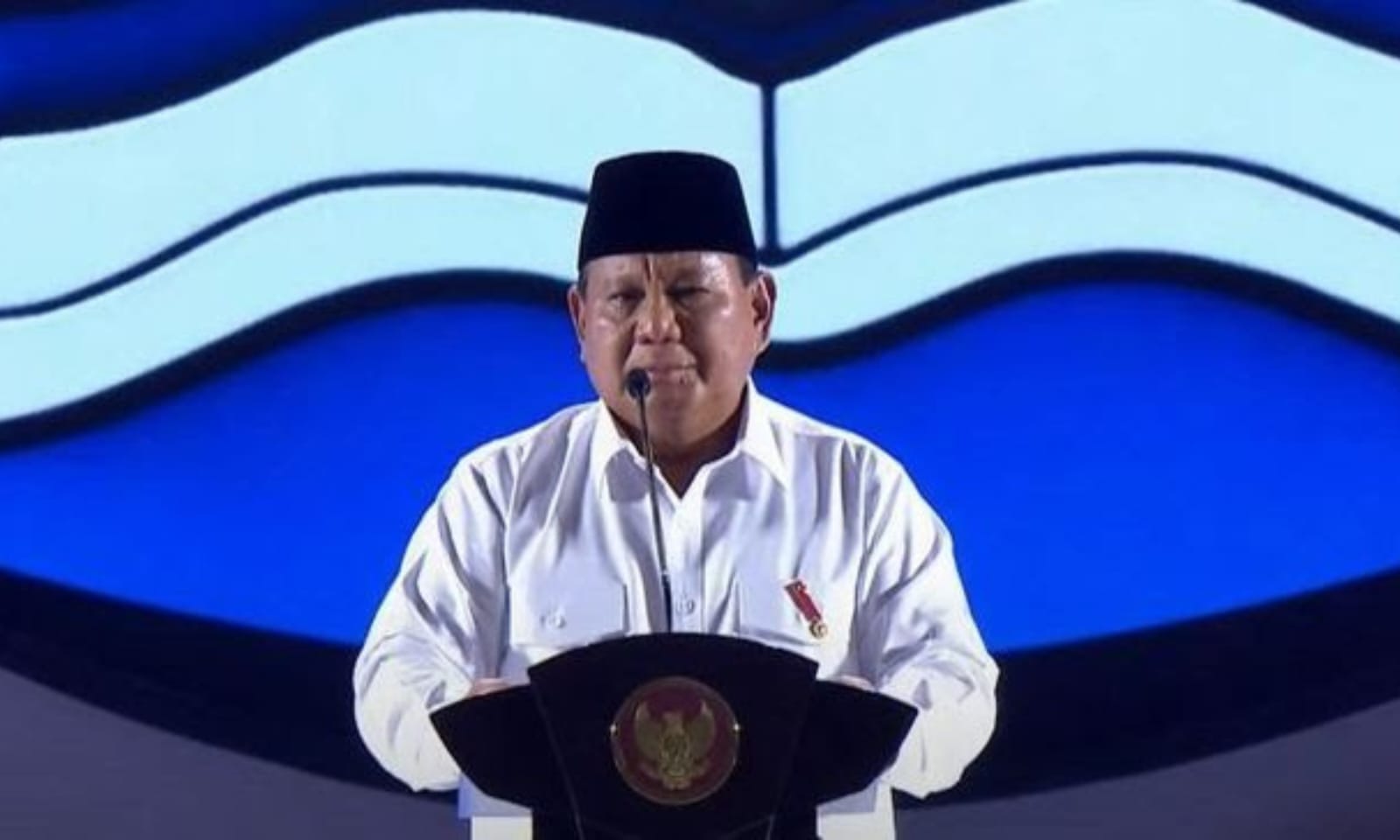 Prabowo Naikkan Gaji Guru pada Hari Guru 2024