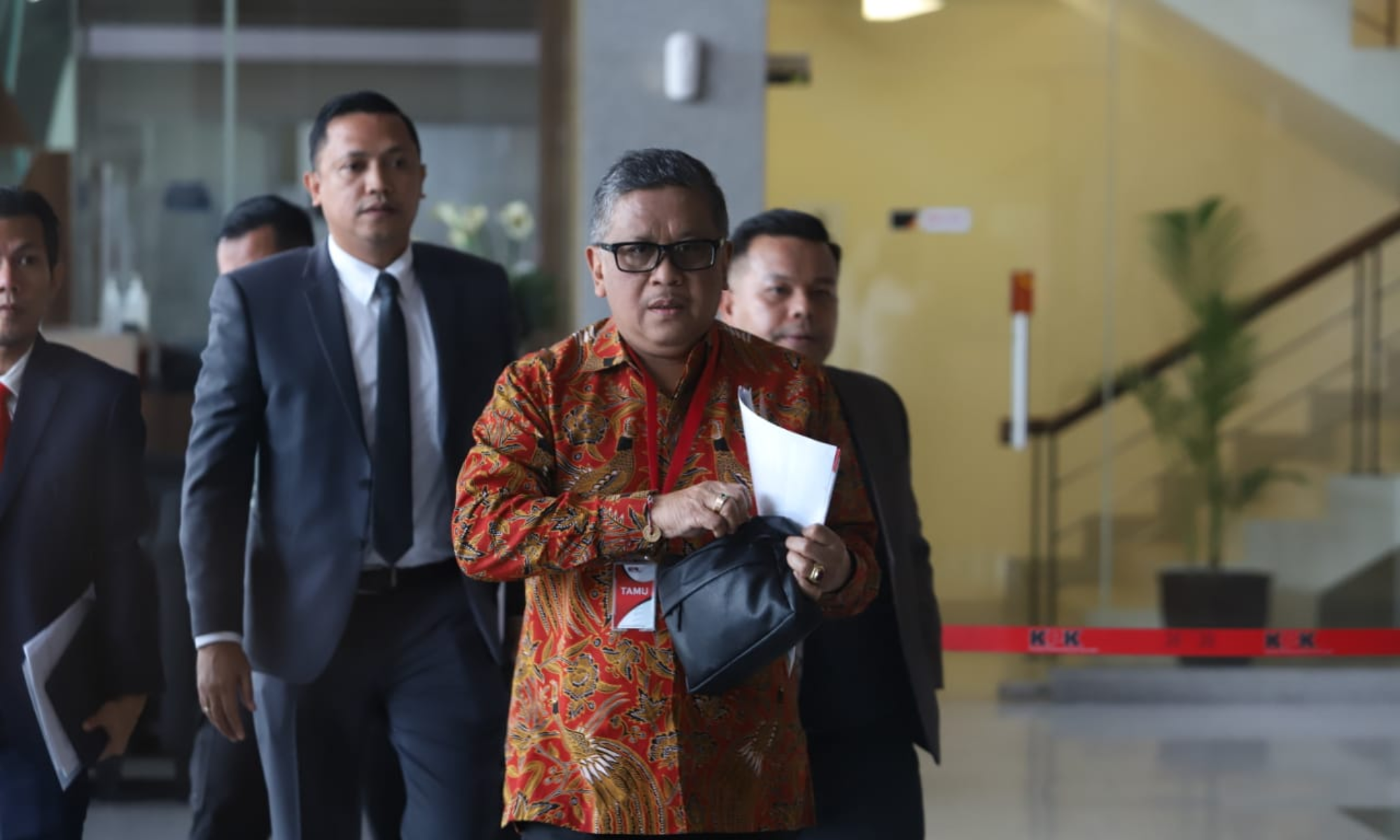 Pendidikan Hasto Kristiyanto, Tersangka Kasus Harun Masiku