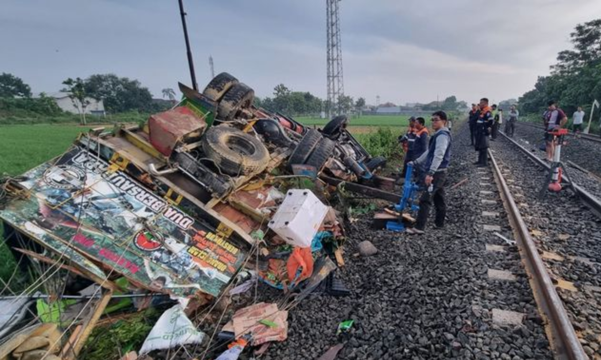Kecelakaan Truk dengan Kereta Sancaka di Sragen, Jawa Tengah