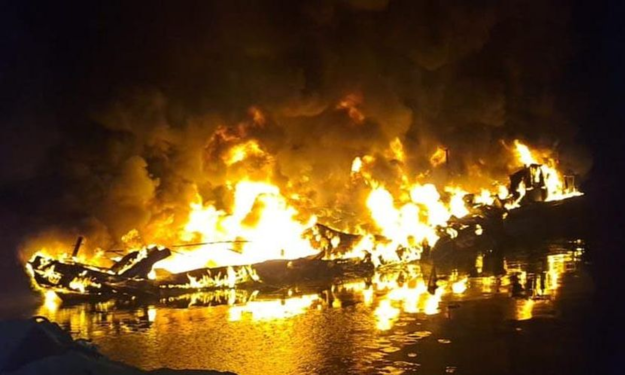 Tragis! 6 Korban dan Kerugian Rp6 Miliar Akibat Kebakaran Kapal di Dermaga Marinir Ancol