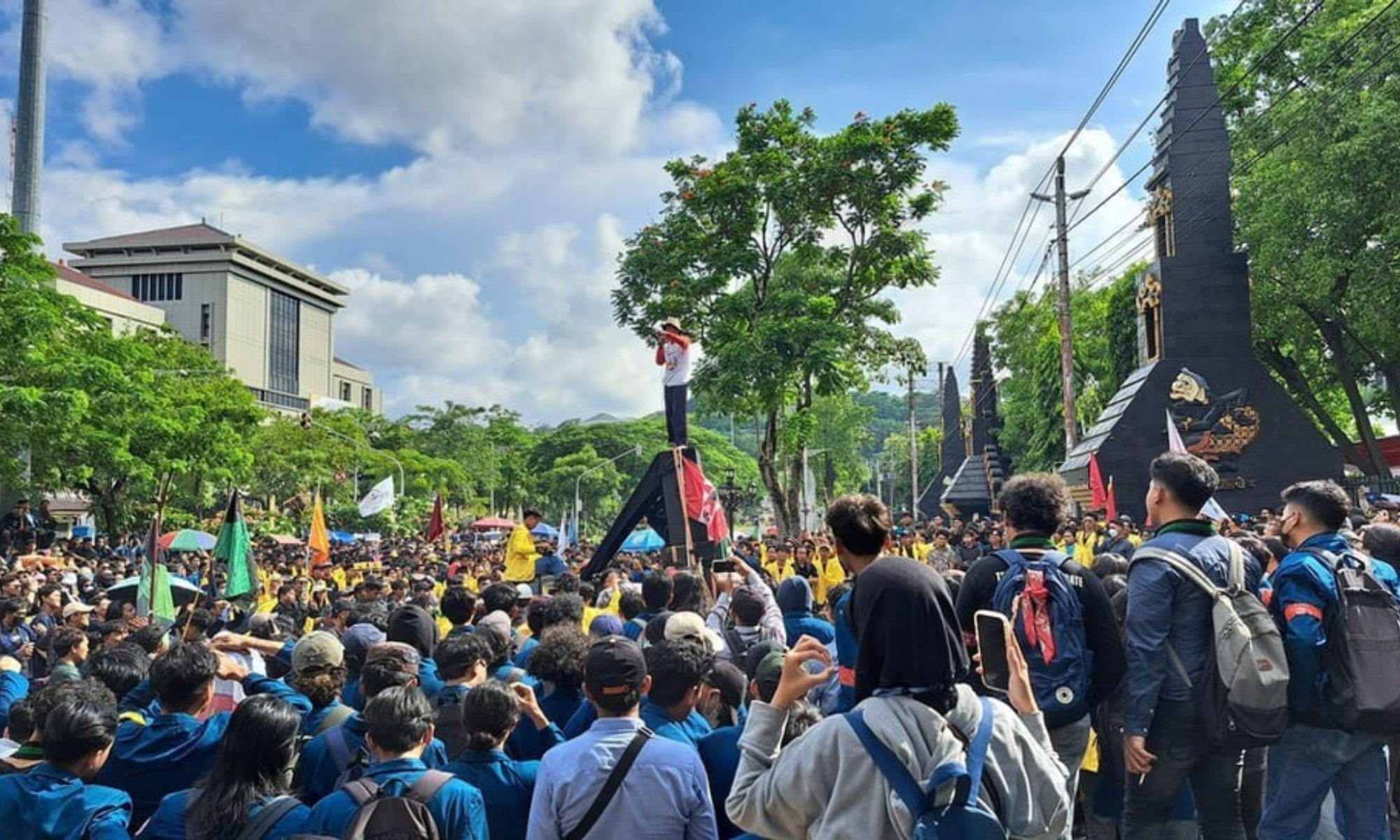 Demo Mahasiswa Aksi Indonesia Gelap 19-20 Februari 2025: Tuntutan BEM SI &amp; Lokasi Aksi