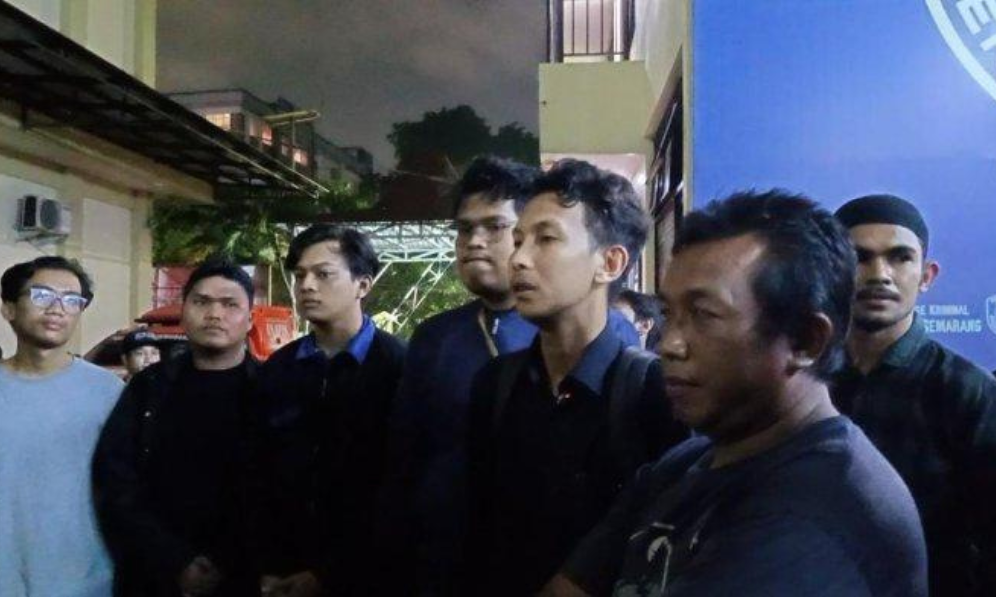 Semarang Ricuh! 4 Demonstran Tolak Revisi UU TNI Ditangkap, Hak Demokrasi Terancam?