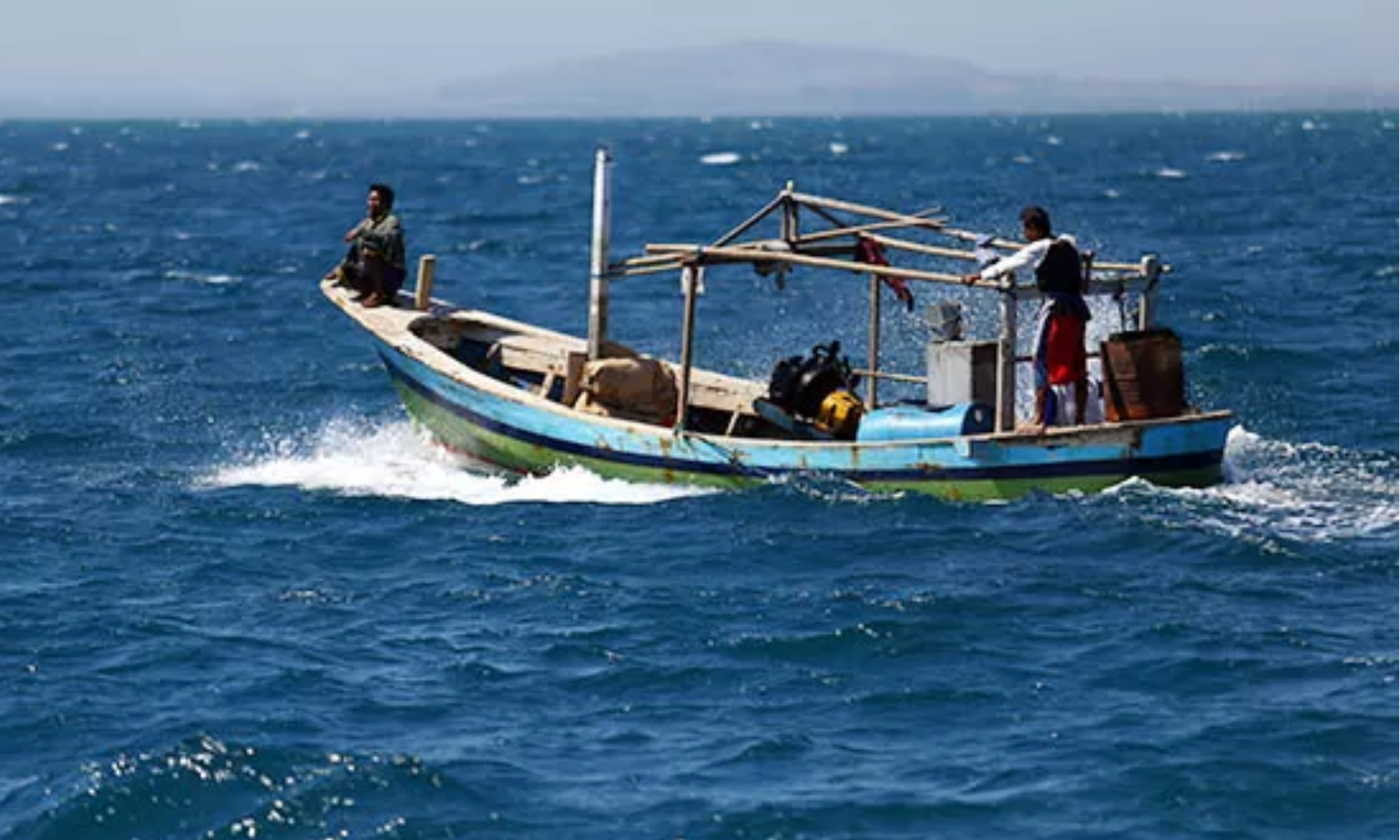 30 Jam Hilang di Laut, Kapal Tujuan Enggano Ditemukan Rusak di Perairan Lampung: Semua Penumpang Selamat!