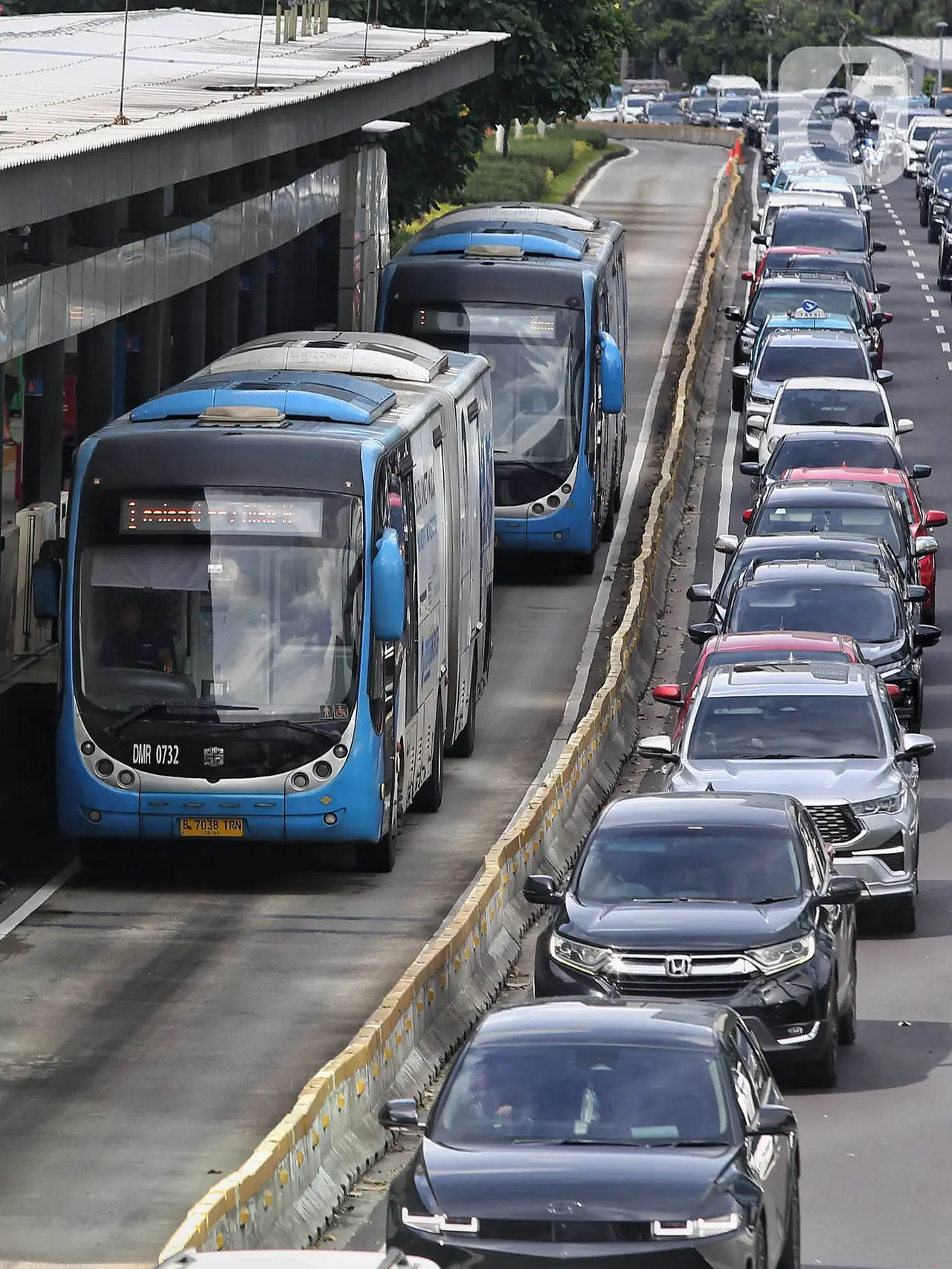 Judul: Tarif Transportasi Umum Rp80 di HUT ke-80 RI, Cara Seru dan Hemat Rayakan Kemerdekaan!