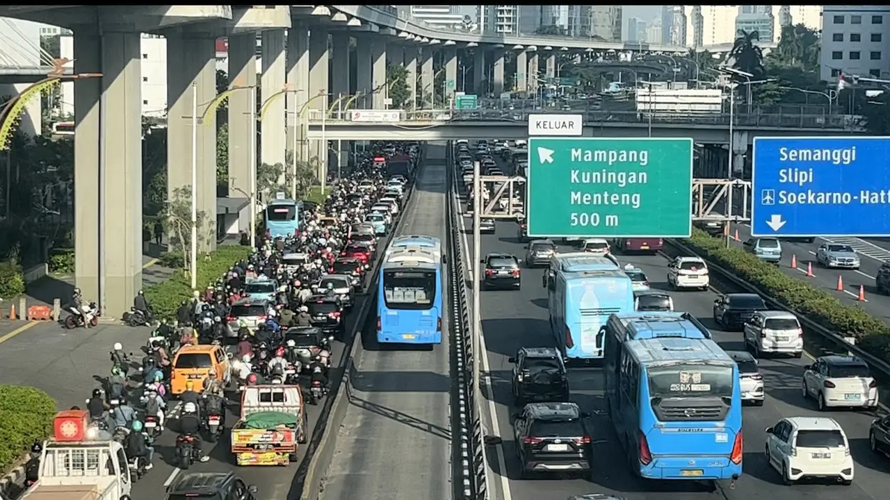 5 Lokasi Macet Parah Jakarta Usai WFH Dihentikan, Jalanan Kembali Normal Rabuâ€