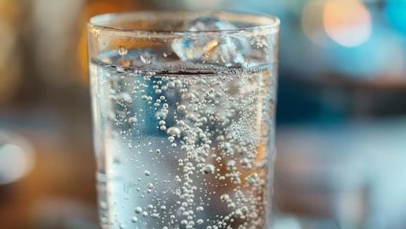 Bahaya Minum Air Bersoda untuk Kesehatan Tubuhmu