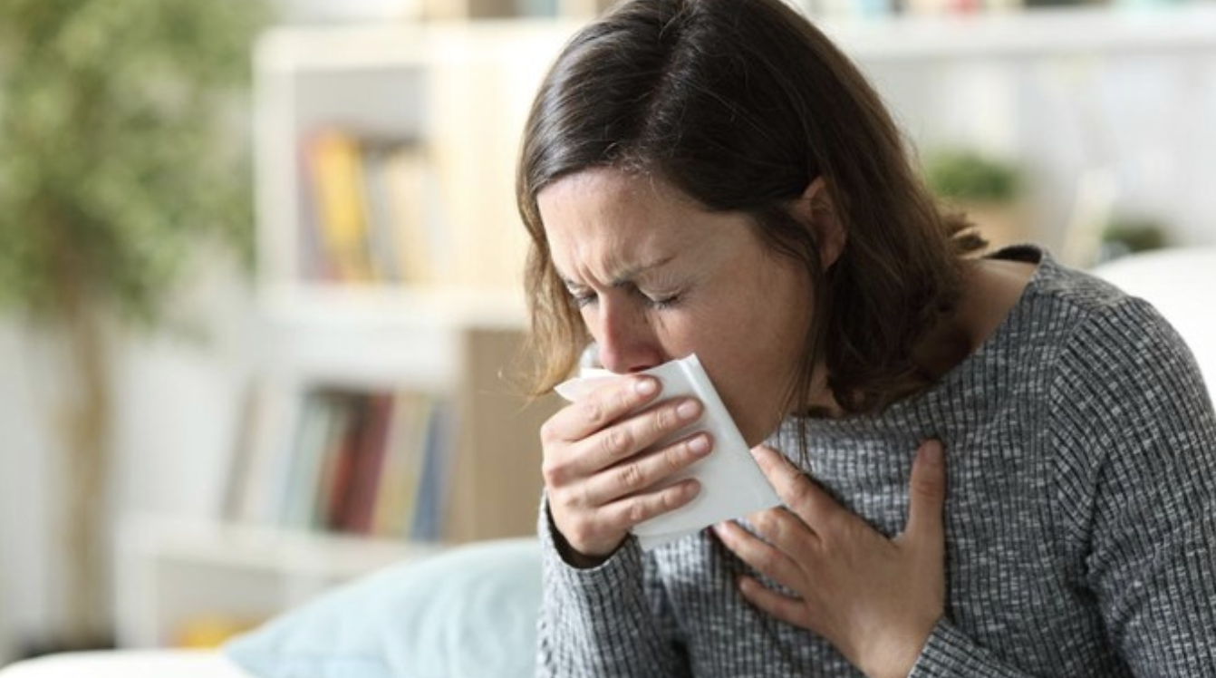 Gejala Batuk-Pilek Dirasakan Warga +62, Dokter Paru Ungkap Pemicu dan Gejala