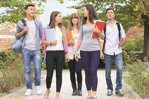 Rekomendasi Outfit Kasual yang Stylish untuk Aktif Sehari-hari