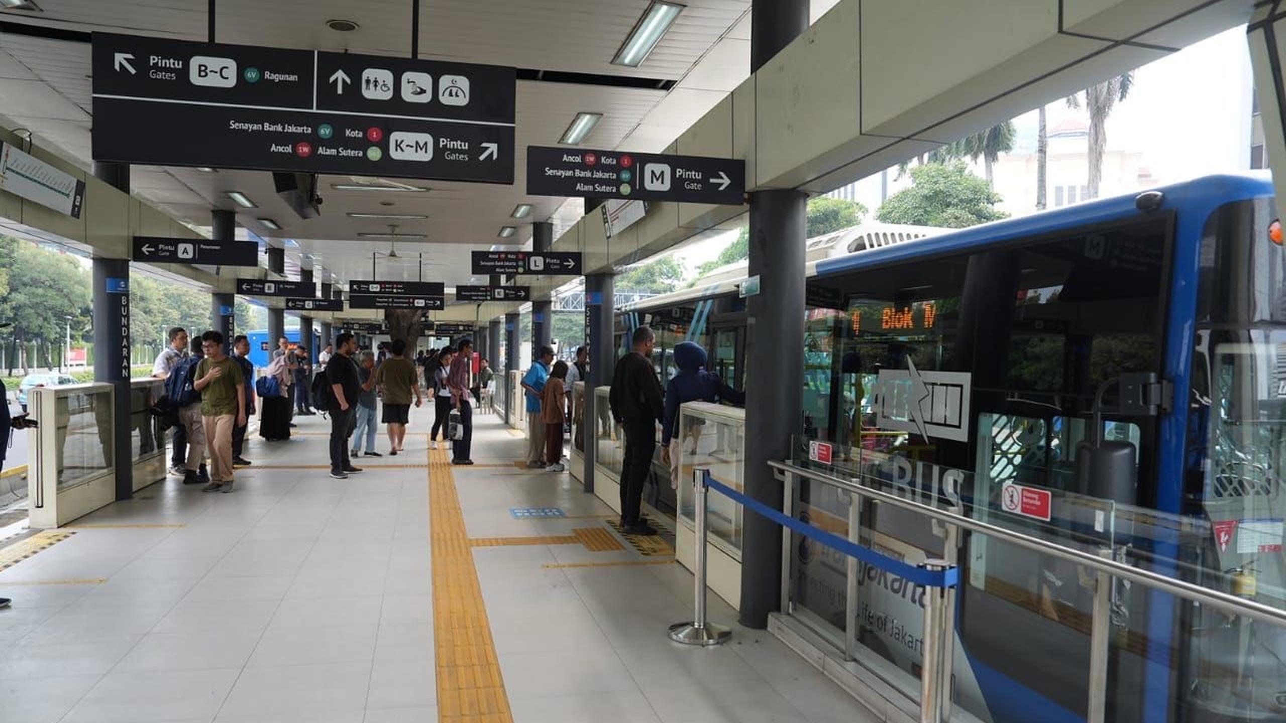 Transjakarta Bongkar 2 Halte Sekaligus! Fakta Lengkap Revitalisasi 250 Halte di 2025