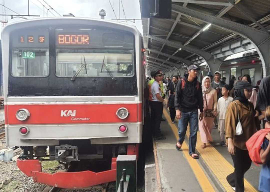 Viral Lansia Lecehkan Penumpang Wanita di KRL, Pelaku Diblacklist Permanen