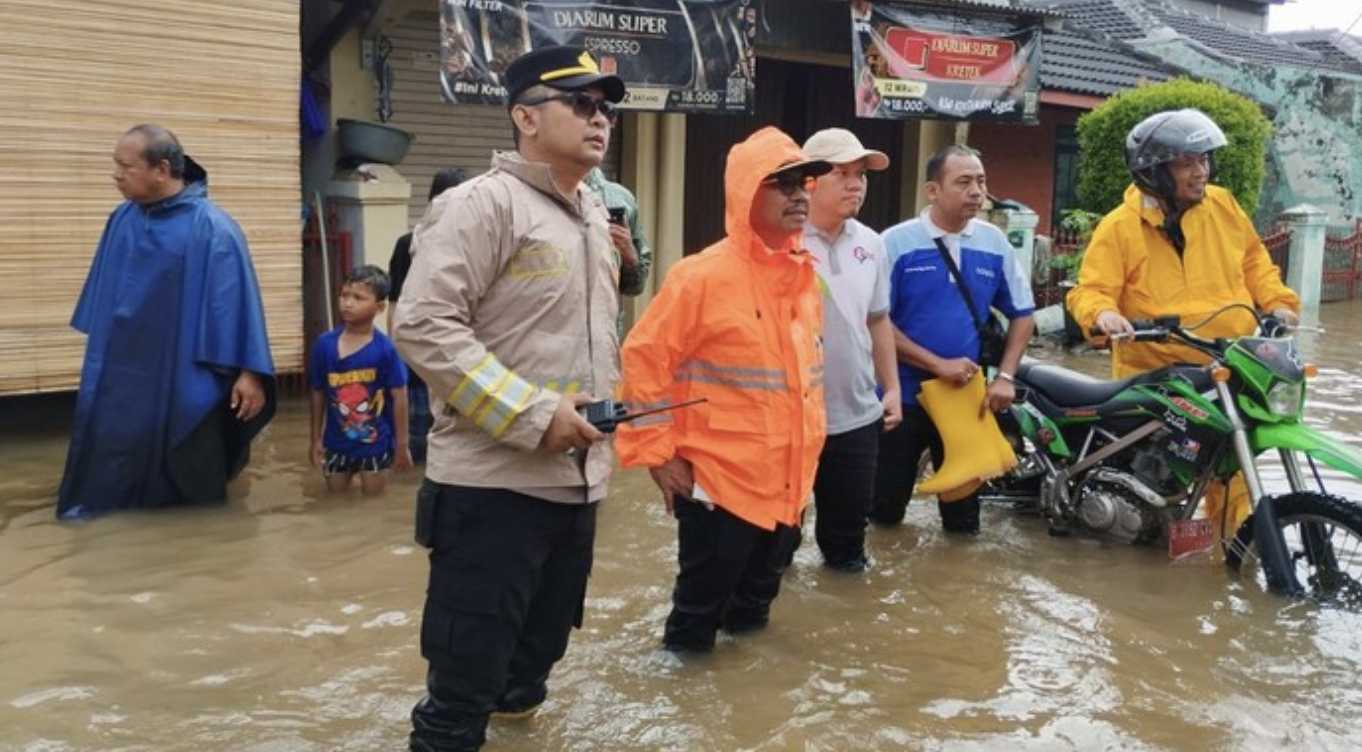 Tanggul Kali Angke Jebol, 550 KK di Tangerang Mengungsi Darurat