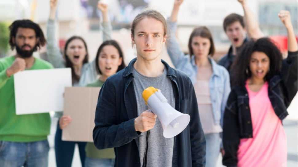 Mengapa Anak Muda Perlu Peduli Politik? Ini Alasannya