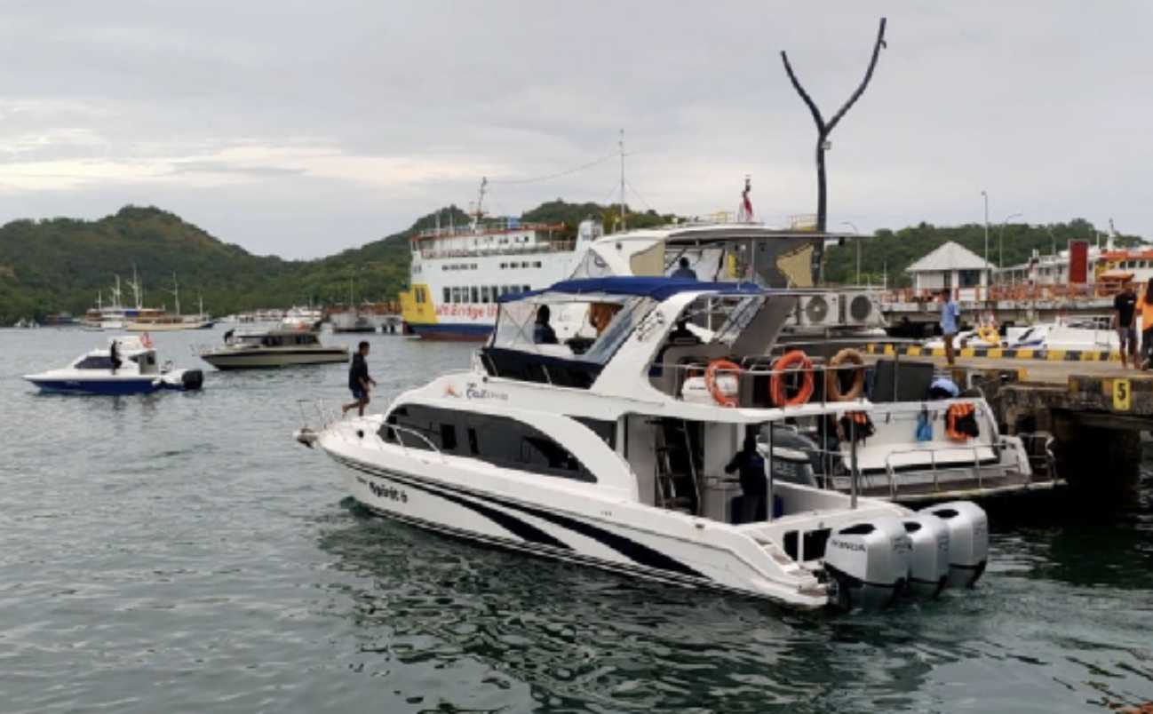 Cuaca Ekstrem Menggila, Kapal Wisata Labuan Bajo Dilarang Berlayar Hingga 27 Januari 2026