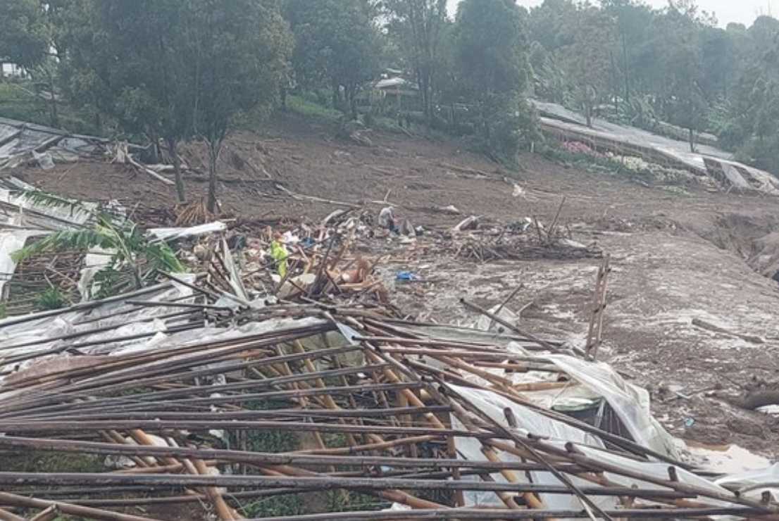 Longsor Maut Cisarua Bandung Barat: 6 Tewas, 84 Warga Masih Hilang