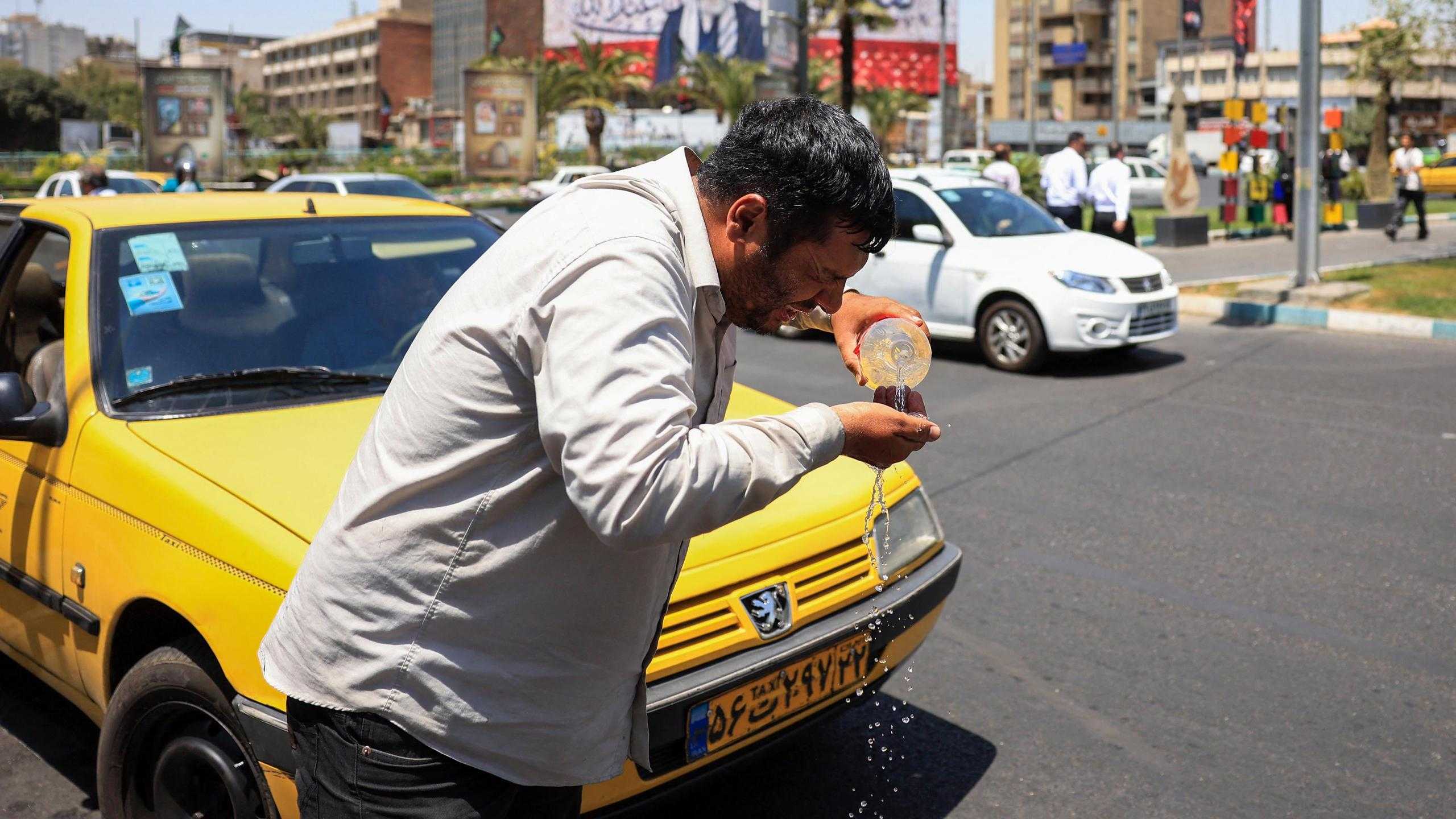 Iran Dilanda Krisis Air Terburuk 50 Tahun: 7 Fakta Mengejutkan tentang Operasi Penyemaian Awan