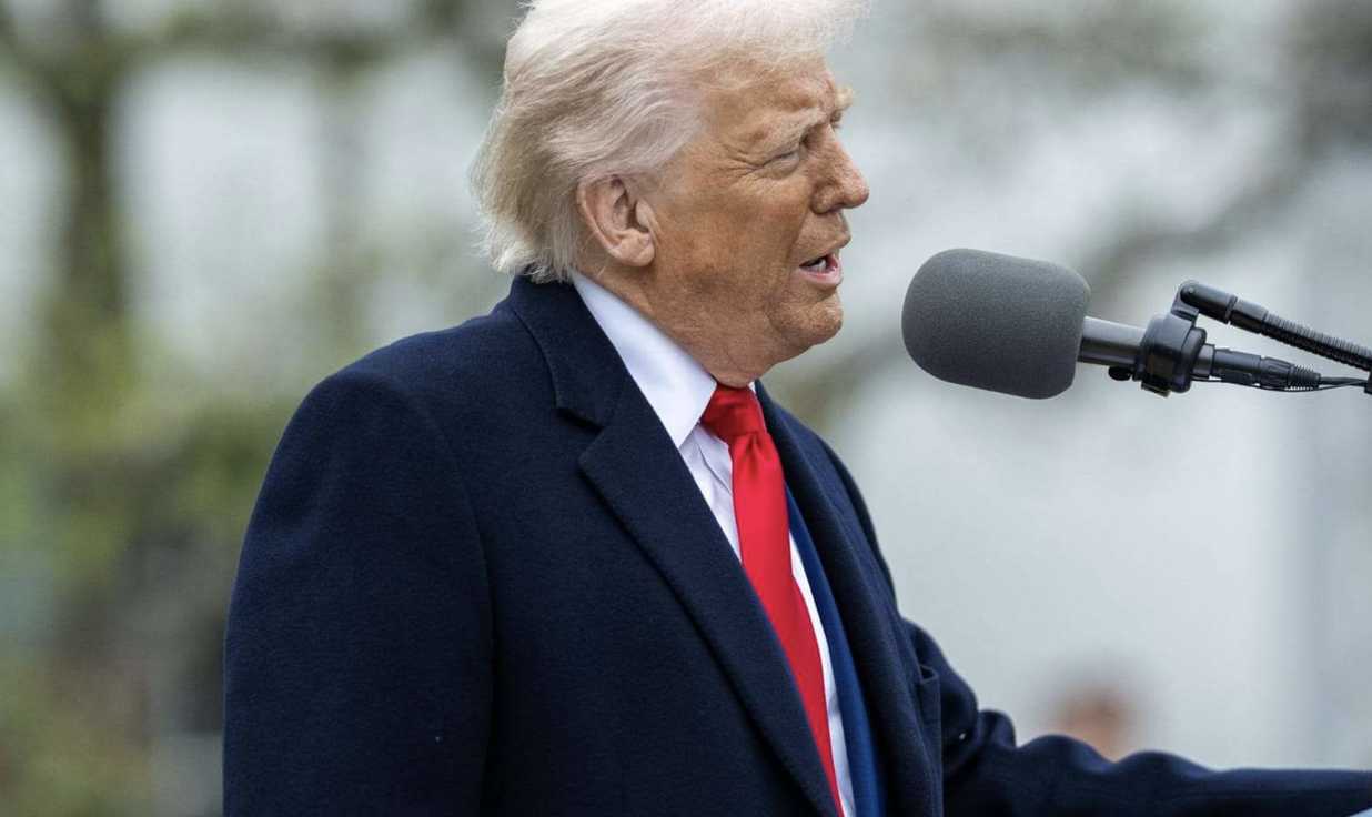 Dunia Panik! Trump Kirim Surat Tarif ke 200 Negara Sekaligus