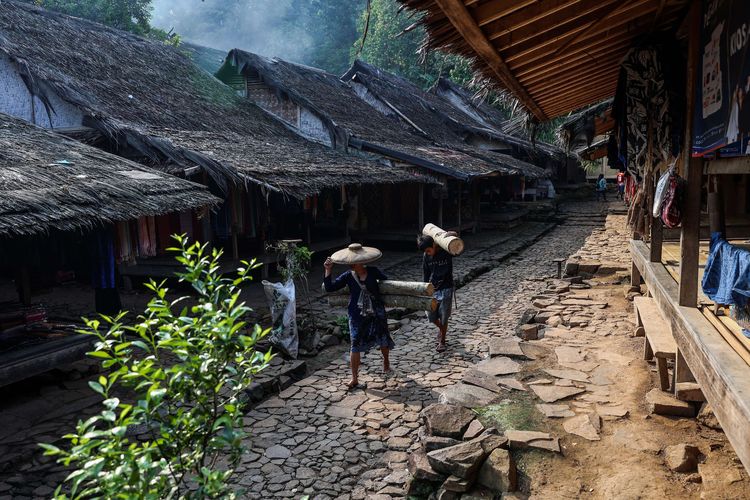 7 Fakta Seru tentang Suku Baduy: Para Penjaga Tradisi di Hutan Banten