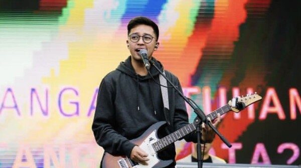 Ezra, Gitaris HiVi! Umumkan akan Hengkang