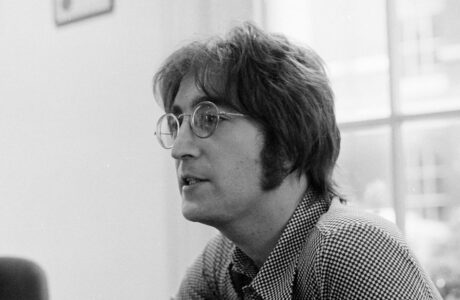 Eksistensi Menembus Generasi Melalui Karya John Lennon