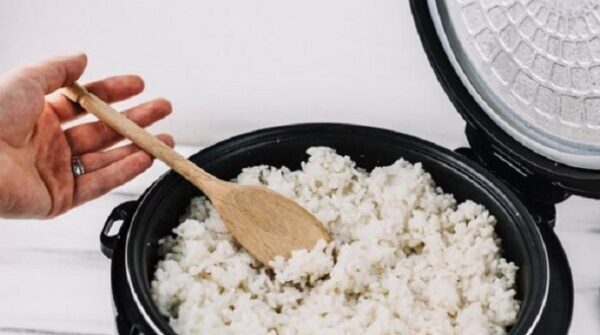 Catat! Pemerintah akan Bagi – Bagi Rice Cooker Gratis