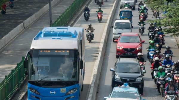 Pentingnya Menggunakan Transportasi Umum Dibandingkan dengan Kendaraan Pribadi