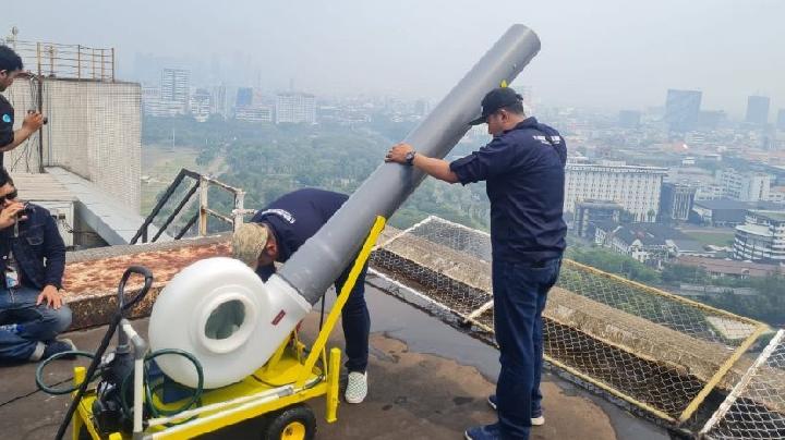 Pemprov DKI Jakarta Lakukan Pemasangan Water Mist Generator untuk Atasi Polusi Udara