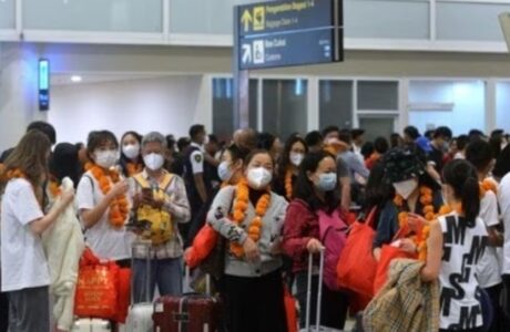 Kemacetan Parah Di BALI, Turis terpaksa jalan kaki ke bandara