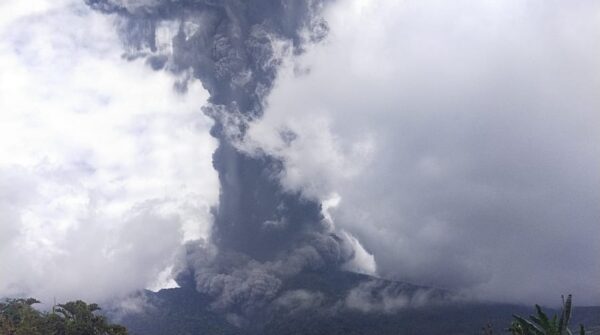 Gunung Marapi Sumbar Meletus