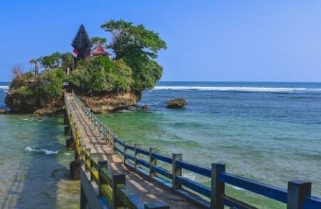 Wisata Malang - Pantai Balekambang