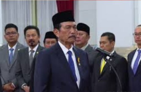 pelantikan Luhut di istana presiden (foro: cnbc)