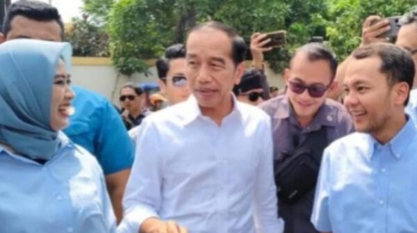 Jokowi Blusukan ke Pasar Notoharjo dampingi Cawalkot Respati Ardi