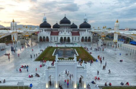 6 Masjid di Luar Timur Tengah: Destinasi Wisata Religi yang Menyimpan Sejarah