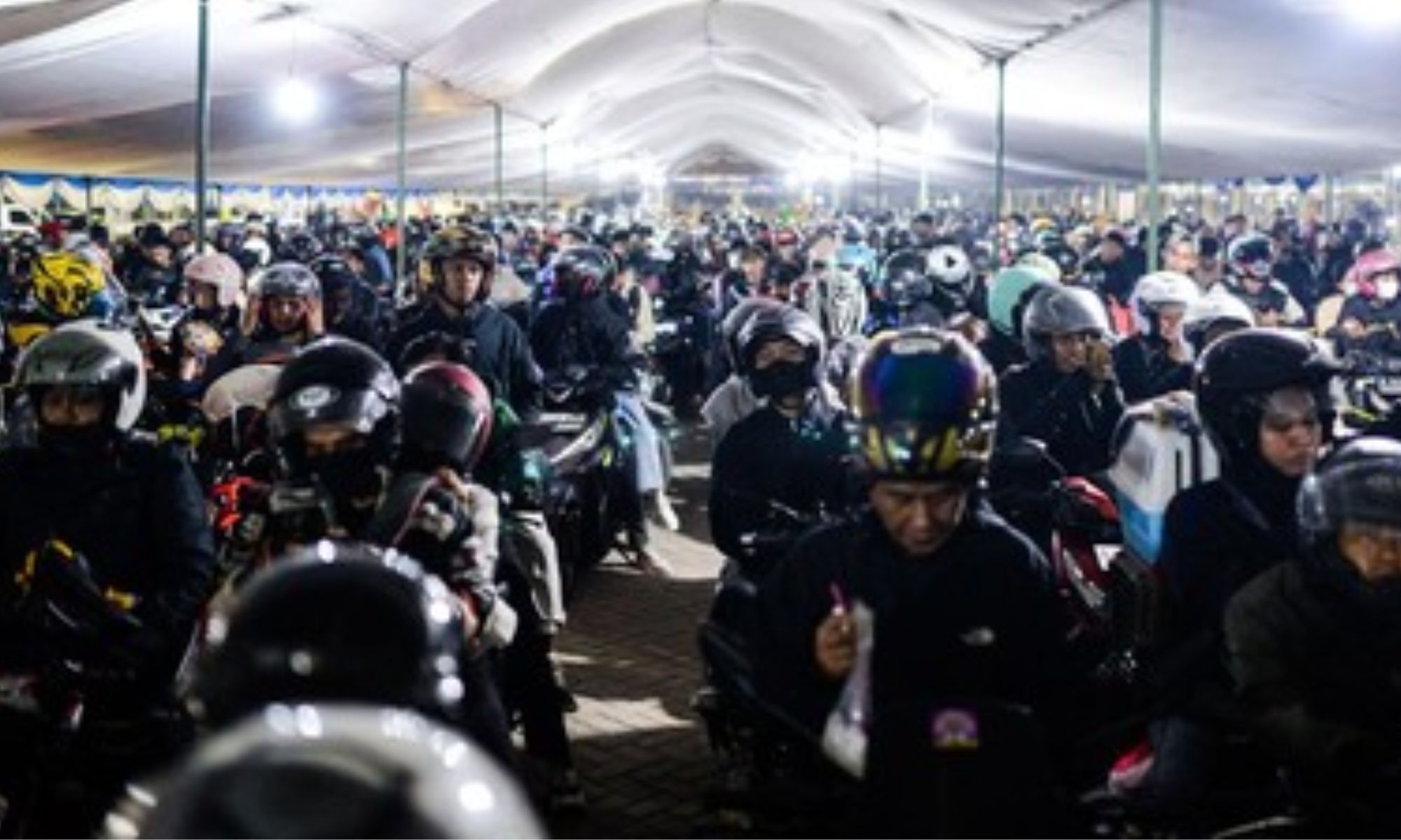 Antusiasme Tinggi! 11 Ribu Pemudik Motor Menyeberang ke Sumatera via Pelabuhan Ciwandan