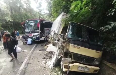 Kecelakaan Beruntun di Jalan Raya Puncak, Satu Orang Meninggal Dunia