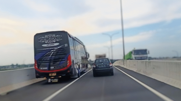 Sidak! 21 dari 46 Bus di Tol Jagorawi Langgar Aturan Operasional