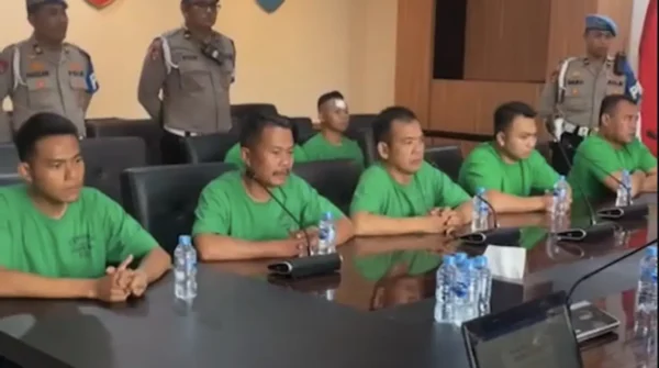 7 Tampang Brimob Diperiksa Propam