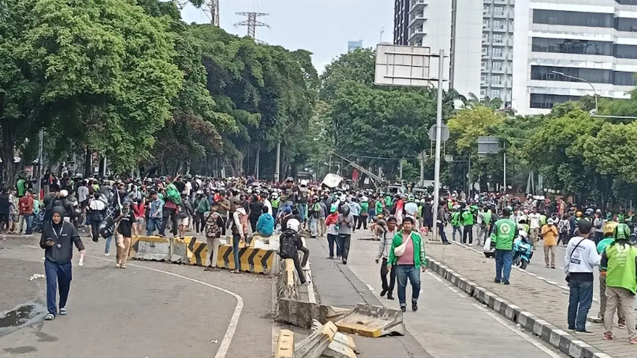Massa Ojol Padati Kwitang