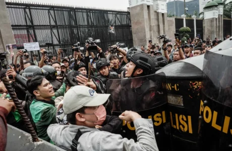 Fakta Panas Demo DPR Ricuh karena Tunjangan Rp100 Juta